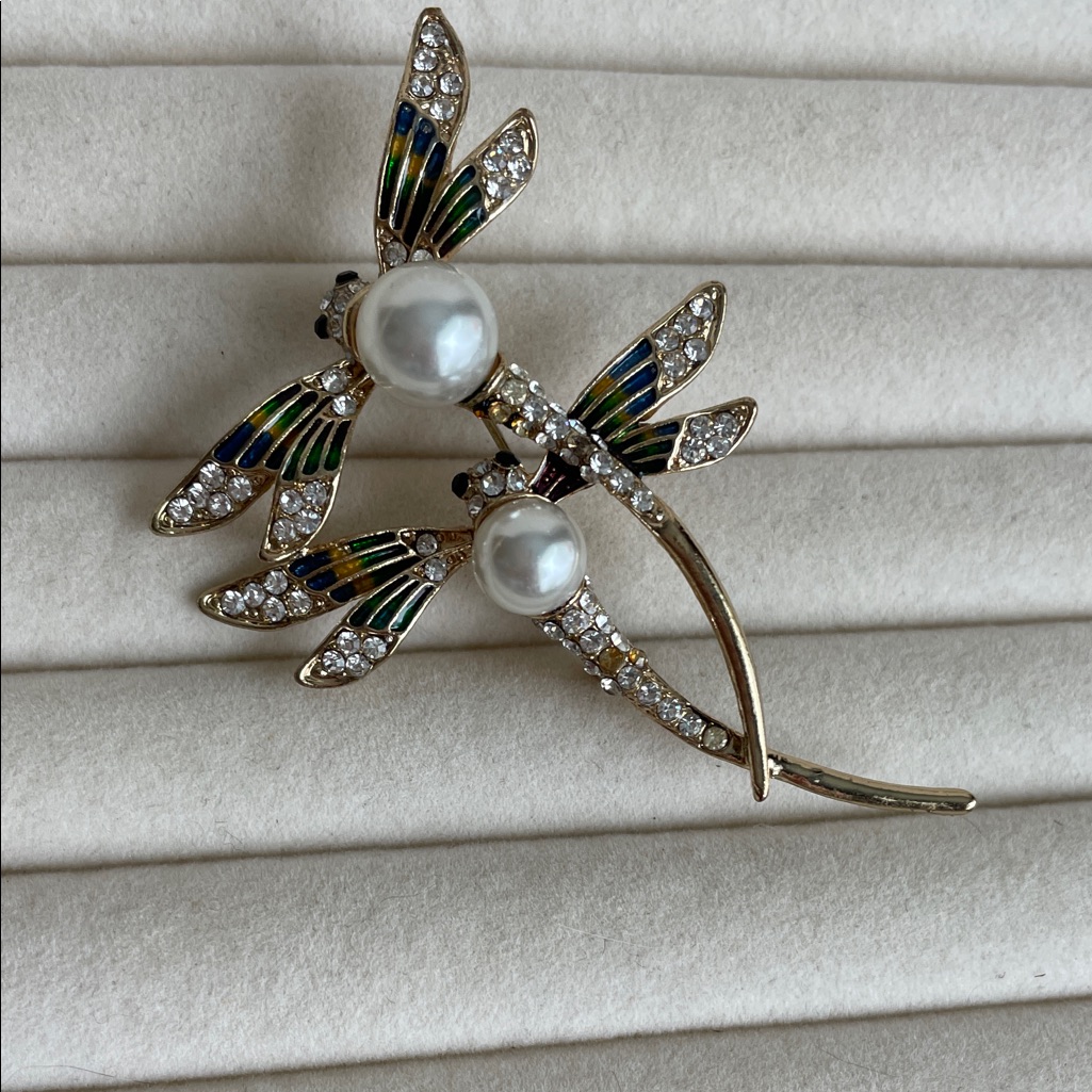 Elegant Gold And Diamond Dragonfly Brooch